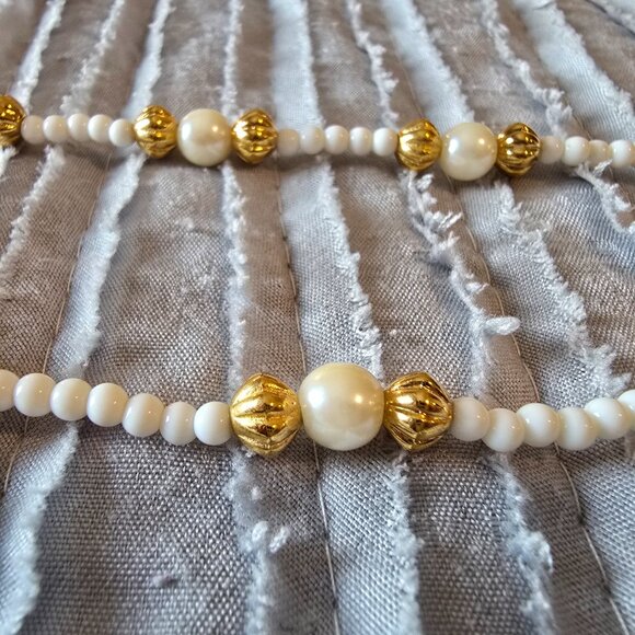 Vintage Faux Pearl,White, Gold Bead Choker Necklace Monet 15"- 18" - Picture 9 of 13